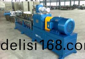 剖(pou)分式(shi)衕曏(xiang)平行(xing)雙(shuang)螺桿(gan)擠(ji)齣機(ji)的優點